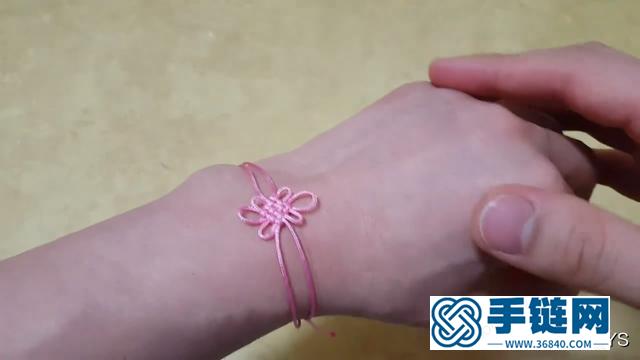 看看如何用绳编手链，漂亮花结手链的编制方法！