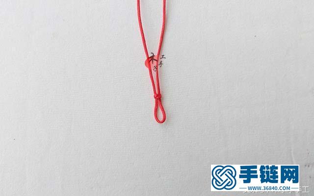 美女必学的一款超漂亮首饰，心形红绳手链编法教程
