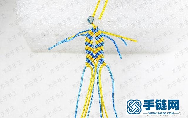 妹子手把手教你用红绳编织爱心手链