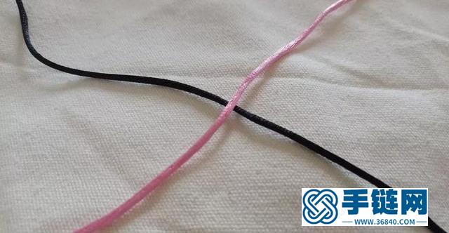 简洁大方的编绳手链，这般清爽太适合夏天戴了！DIY手工附教程