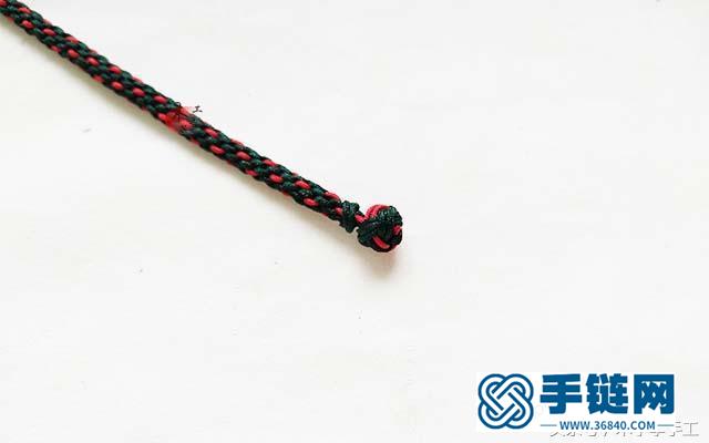 手工达人教你用废旧纸板做手链，小孩都能学的会的编织方法