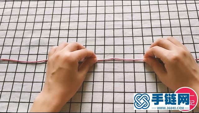 两股辫编法分步详细图解教程，这样用二股线拧麻花做扣眼编手绳