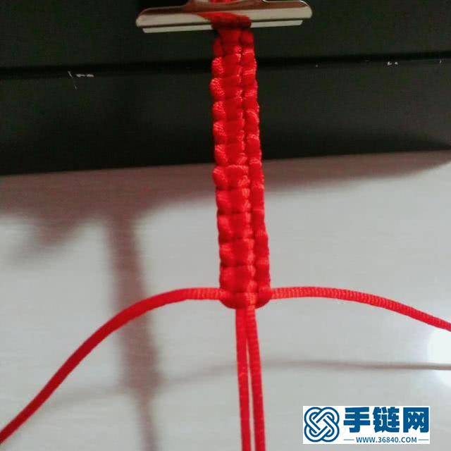 编织 双平结红绳手链图文过程 这是一款最基础最简单的绳结