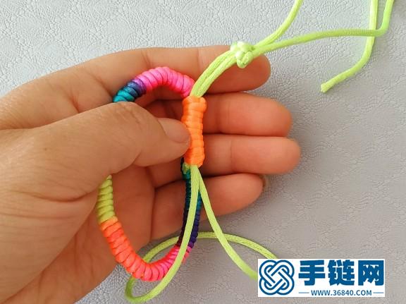 简单七彩绳编法图解，怎么编彩色手链