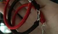 红绳腰链的佩戴与作用