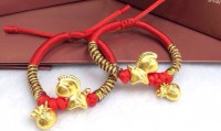 一根红绳怎么编简单的手链,图解?