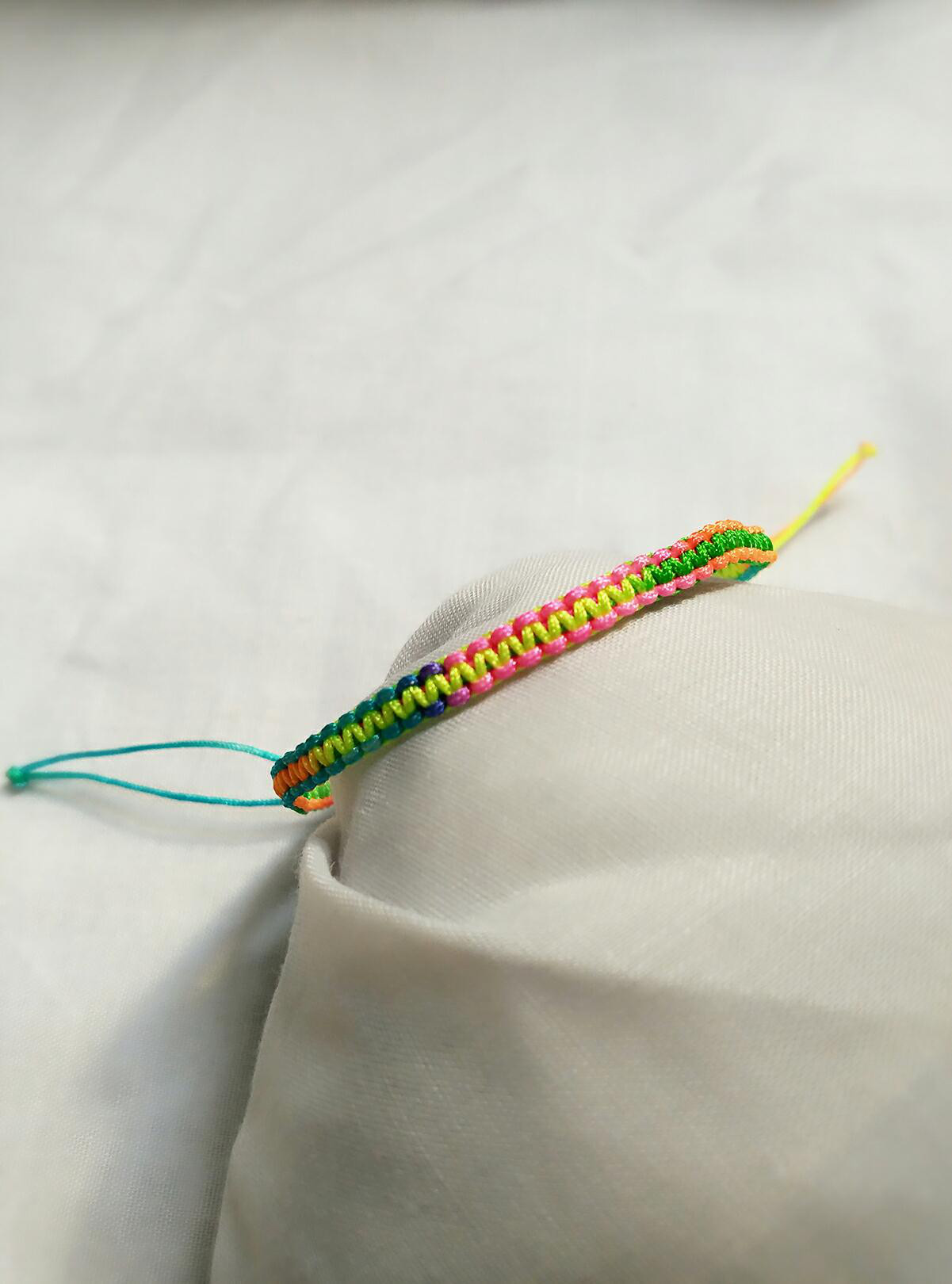 最近喜欢上手工编织手链！！！
