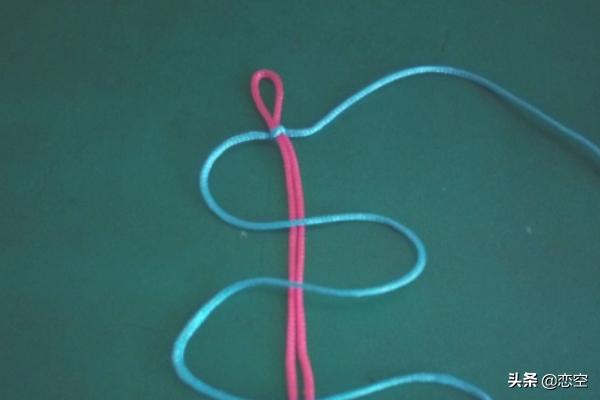 手工编织:双色十字结手链的简单编法（两根线）？