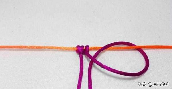 手工编织：云雀结五彩手链的简单编法（两根线）？