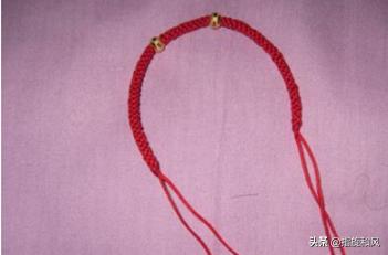 红绳手链编织方法图解？