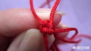 本命年红绳手链的编法？
