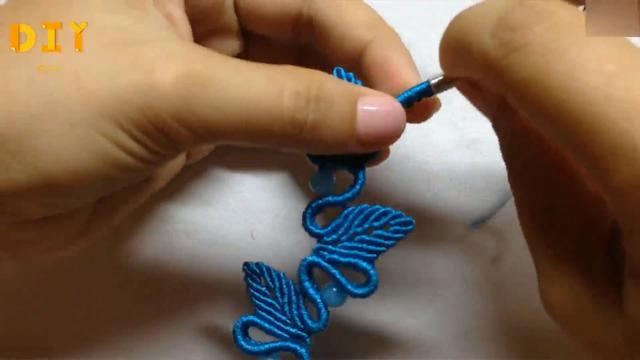 绳编手链教学，教你学会如何编织漂亮的叶子手链（图解2-2）