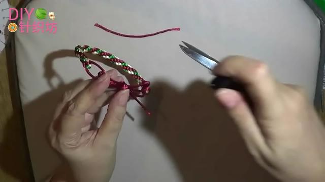 「时尚针织」彩色节日手链编织教程