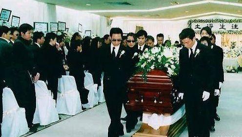 梅艳芳葬礼，梅艳芳最后一场演唱会时间,本文共（4533字）