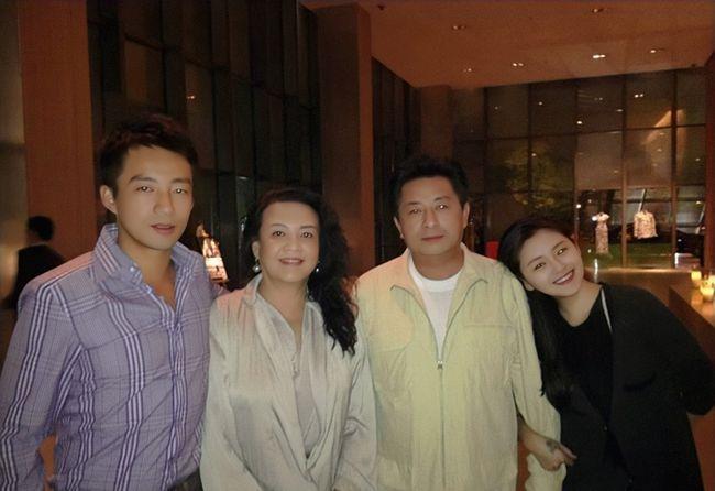 汪小菲为什么娶大5岁的大s，大s婚礼被扇嘴巴,本文共（4131字）