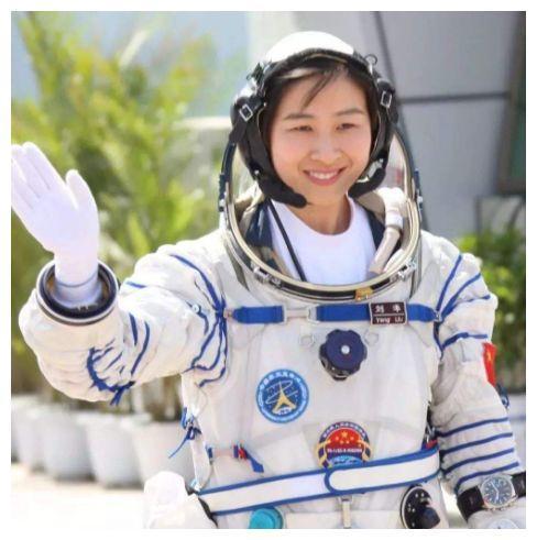 刘洋的照片，演员刘洋个人资料,本文共（7954字）