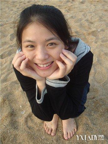 快乐女声黄英，会飞的幸福黄英,本文共（3500字）