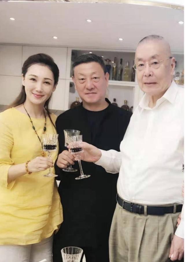 韩磊的老婆，腾格尔老婆,本文共（1649字）