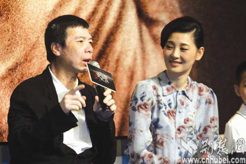 冯小刚和徐帆的女儿，冯小刚比徐帆大多少岁,本文共（3856字）