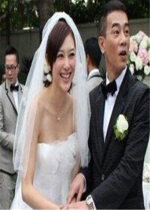 陈小春的老婆是，陈小春年龄,本文共（4166字）