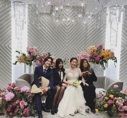 裴涩琪结婚，婚礼主持人照片,本文共（3771字）