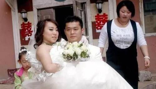 小鹏飞求婚丫蛋，小鹏飞和丫蛋拍婚纱照,本文共（6058字）