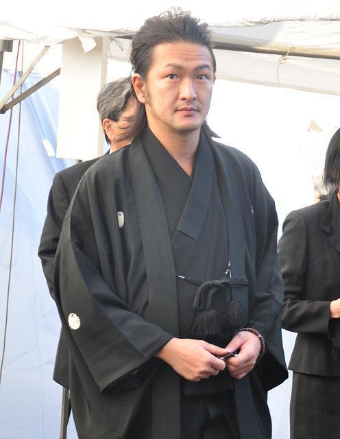 中村狮童，松田干子,本文共（1175字）