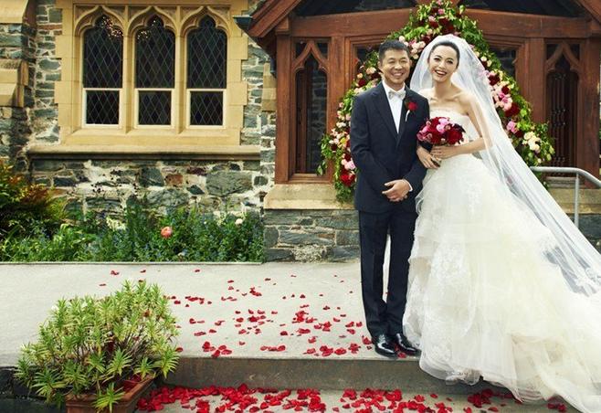 姚晨结婚照，姚晨和闫妮哪个更火,本文共（3395字）