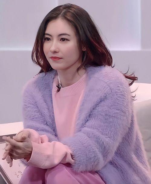 张柏芝最近消息，张柏芝和谢霆锋复婚是真的吗,本文共（1398字）