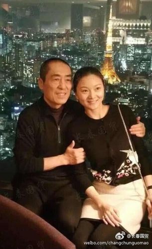 张艺谋现任老婆，张艺谋老婆比他小31岁,本文共（2594字）