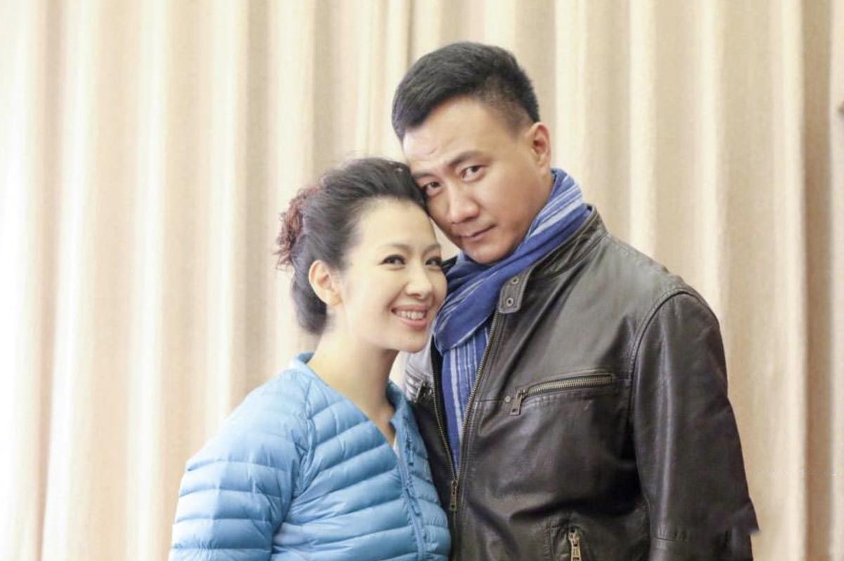 胡军老婆 个人简历图片