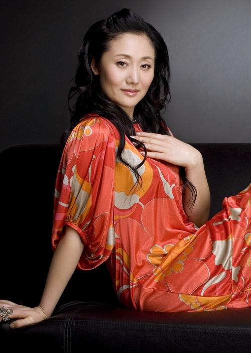 演员娟子，42岁演员涓子生活照,本文共（2481字）