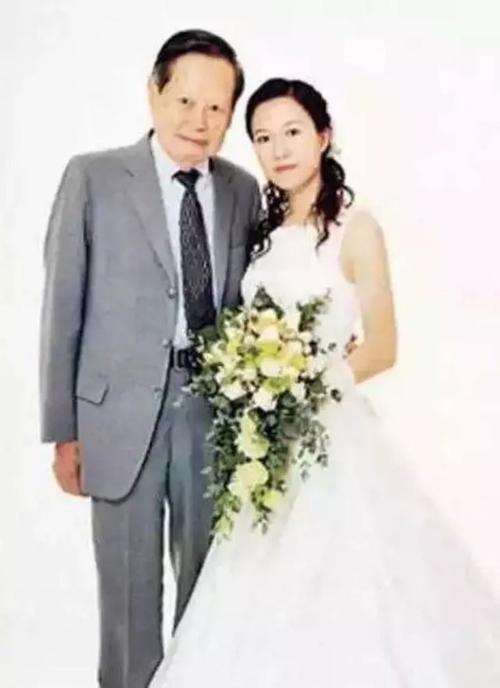 杨振宁老婆翁帆简历图片