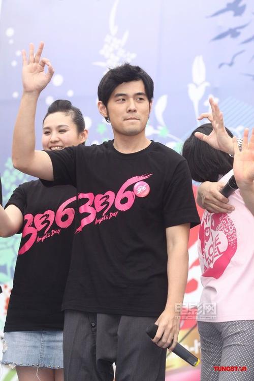 周杰伦八卦，周杰伦为侯佩岑写的歌(周杰伦为侯佩岑写的歌词)