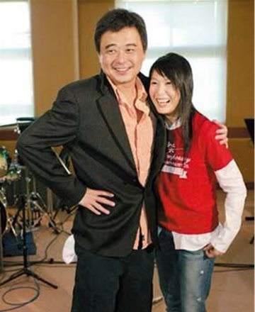 刘若英结婚了，刘若英有过哪些男朋(刘若英结婚的时候还是处)