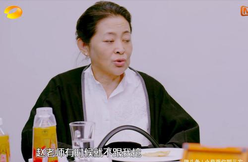 赵忠祥怎么了出什么事了，董卿密春(赵忠祥和董卿的事实)