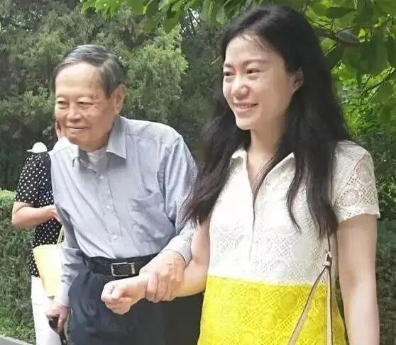 杨振宁和翁帆的真相，杨振宁(翁帆与杨振宁老婆)