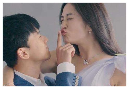 谢娜和张杰怎么认识的，谢娜多少岁(谢娜张杰怎么认识的哪一年)