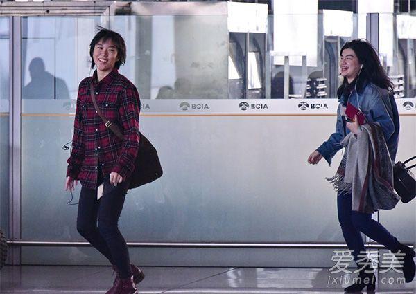 窦靖童承认出柜，谢霆锋公开复婚(窦靖童分手)