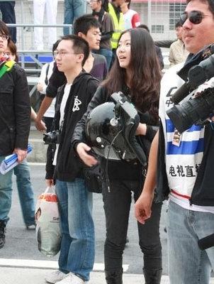 韩寒妻子，韩寒和他的两个老婆(韩寒要娶的老婆原来是她)