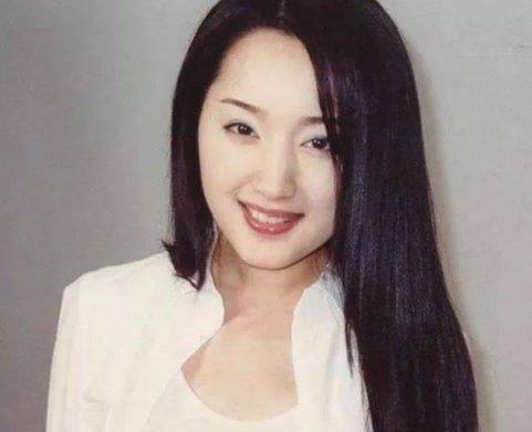 杨钰莹一生未嫁的原因，赖文峰(杨钰莹与赖文峰为何不结婚)