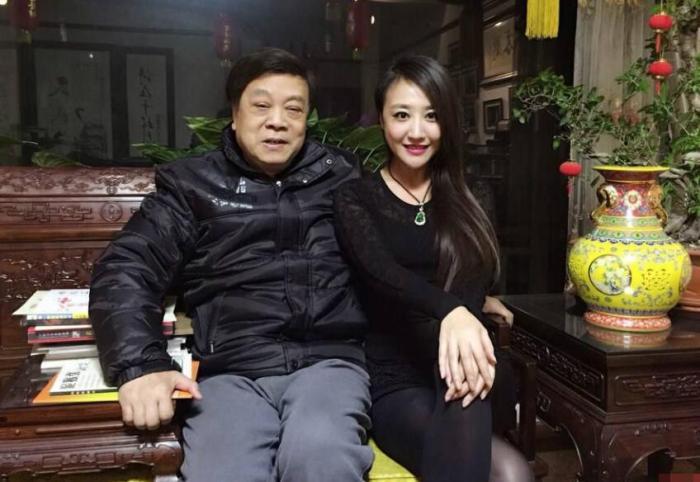 赵忠祥有几任妻子，赵忠祥老婆个人(赵忠祥的妻子是干什么的?)