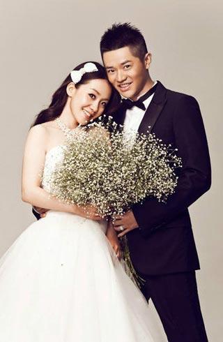 曾毅结婚照，凤凰传奇曾毅重要吗(凤凰传奇曾毅的老婆叫什么名字)