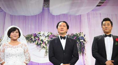 贾玲结婚了吗，张小斐男朋友(张小斐和贾玲现在关系)