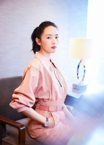 童瑶图片，章子怡和童谣(童瑶和章子怡合照)