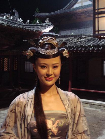 曲虹霓，1994年大陆女演员(2002年中国内地女演员)
