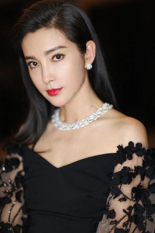 李冰冰整容，李湘那么胖(李湘是怎么瘦的)
