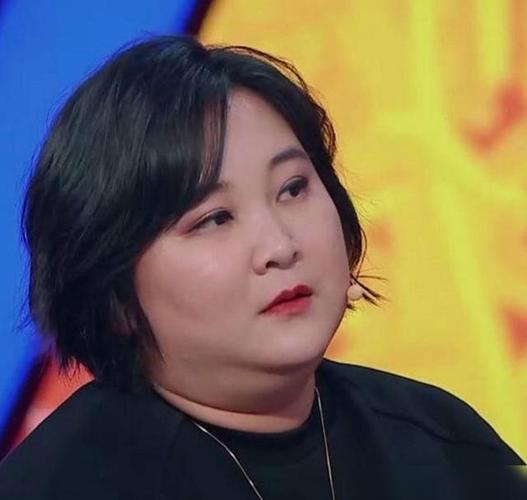 贾玲年龄，张小斐的丈夫(贾玲和张小斐多少岁)