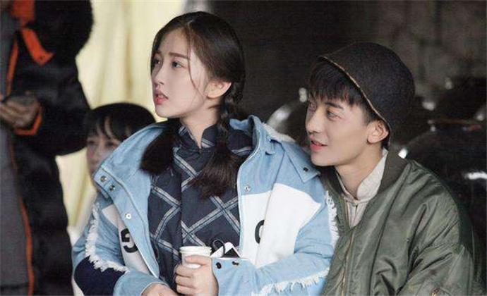 李莎F子陈信，T和F