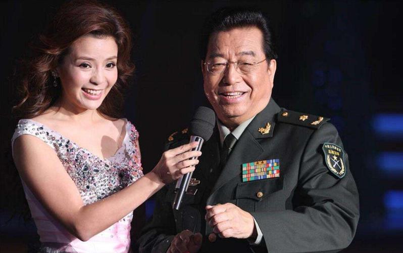 李双江前妻李贺近照，李双江老婆丁(李双江和李贺 照片)